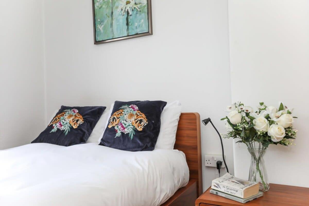 2 Bedroom Apartment In Waterloo Central Лондон Екстер'єр фото
